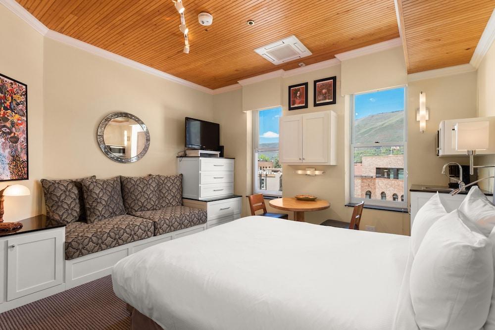 Independence Square Lodge by Frias photo 77