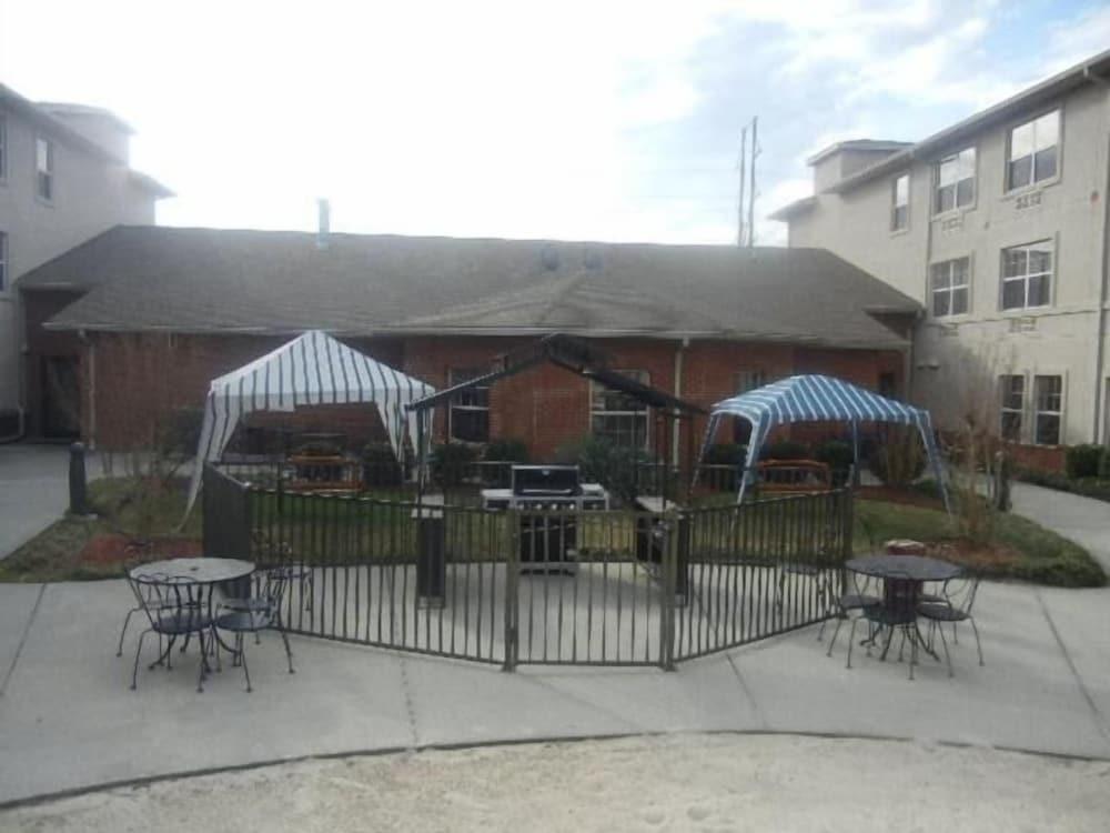 Landmark Inn Fort Liberty photo 24
