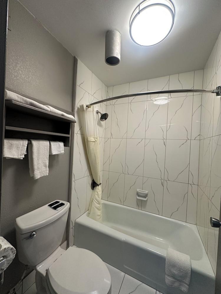 Executive Inn Locust Grove by Capital O photo 11
