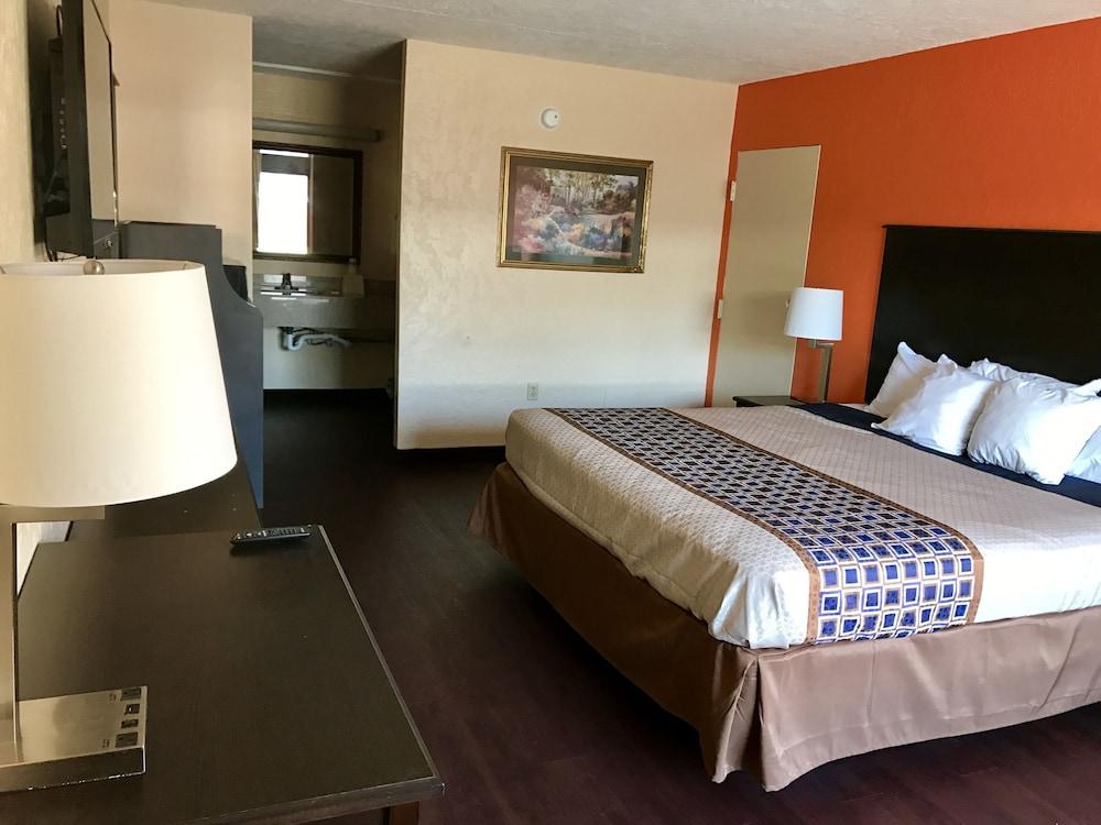 American Inn photo 25
