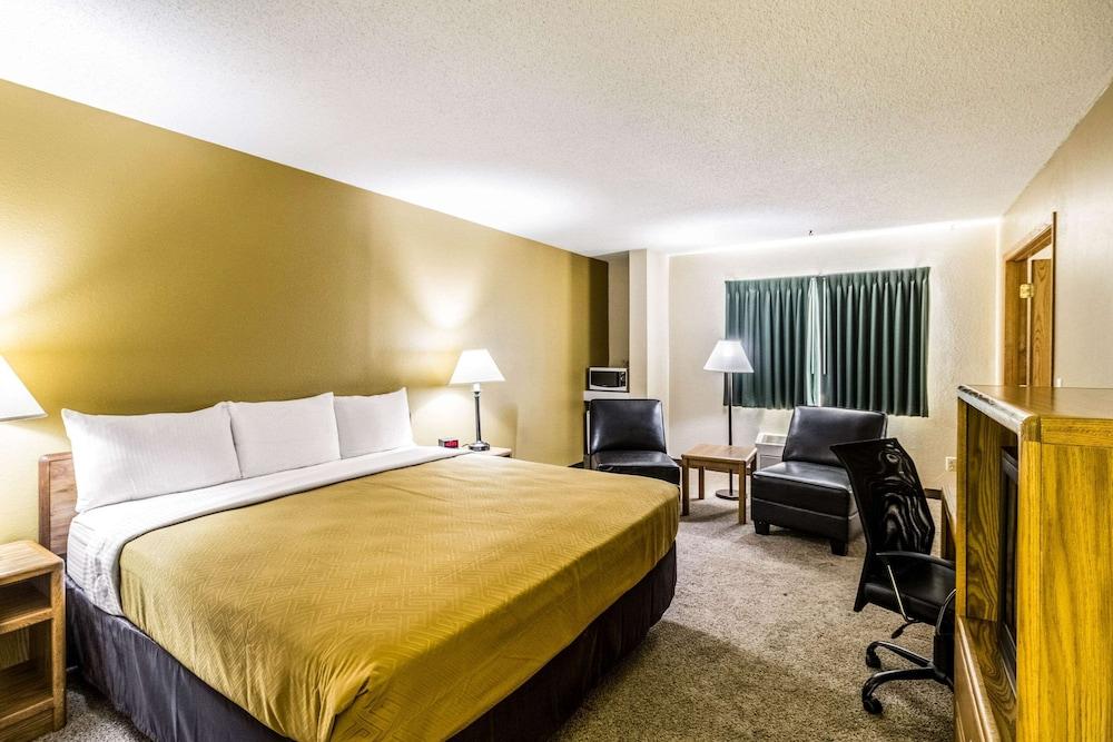Econo Lodge Valley City photo 18