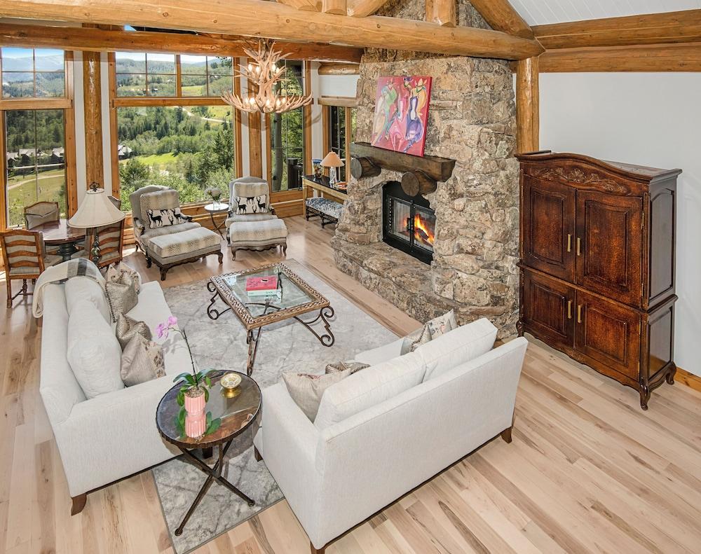 Snowberry by Elevation Accommodations photo 41