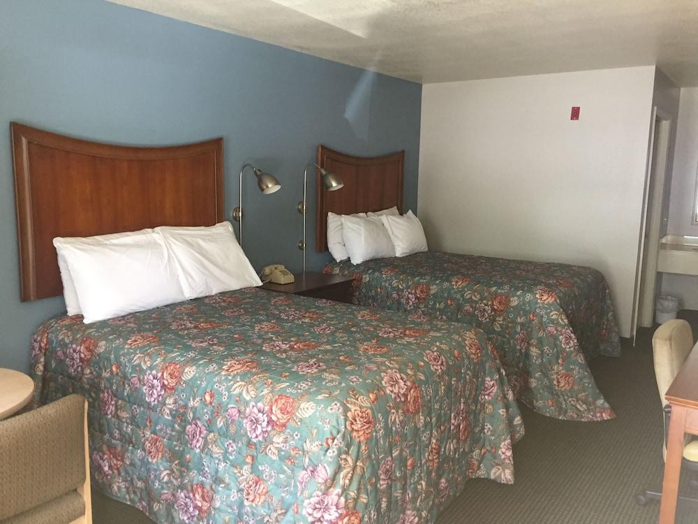 Sunset Inn photo 7