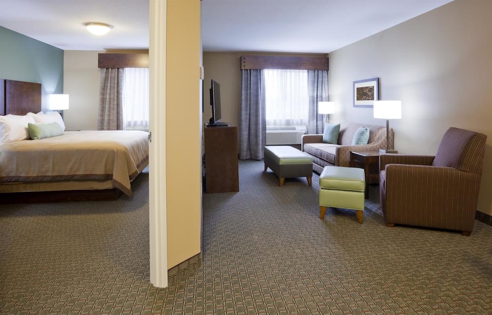 GrandStay Delano photo 8