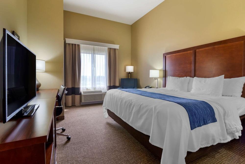 Comfort Inn & Suites Mandan - Bismarck photo 5