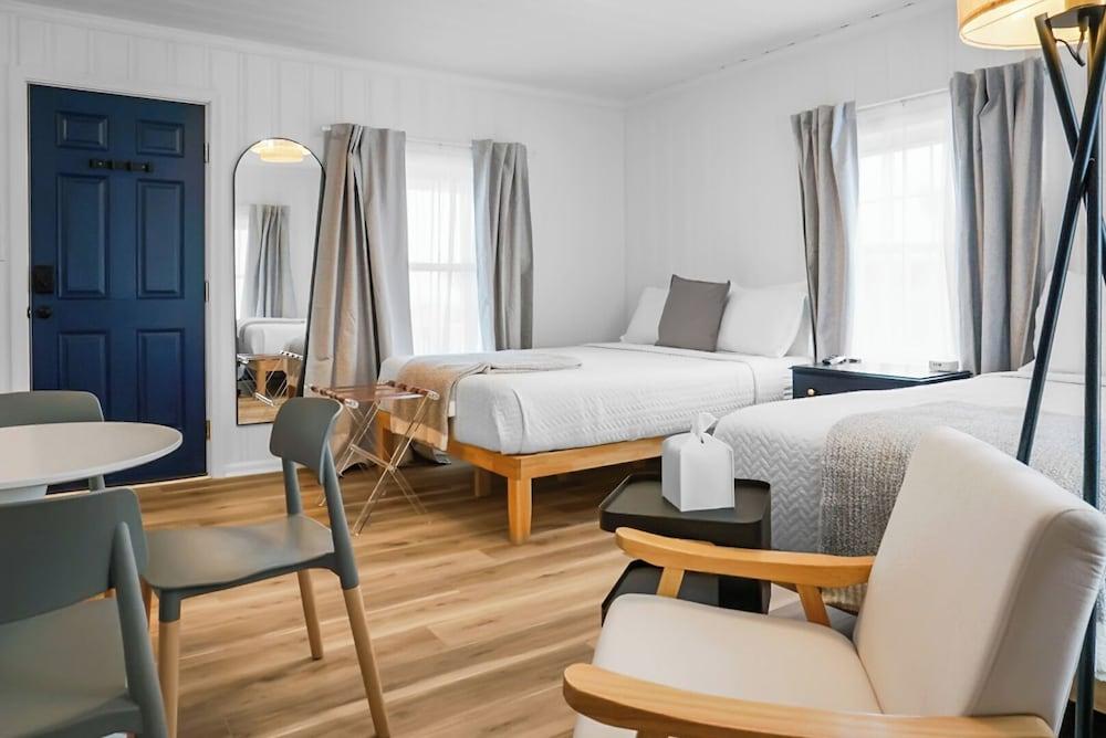 Boardwalk Inn photo 5