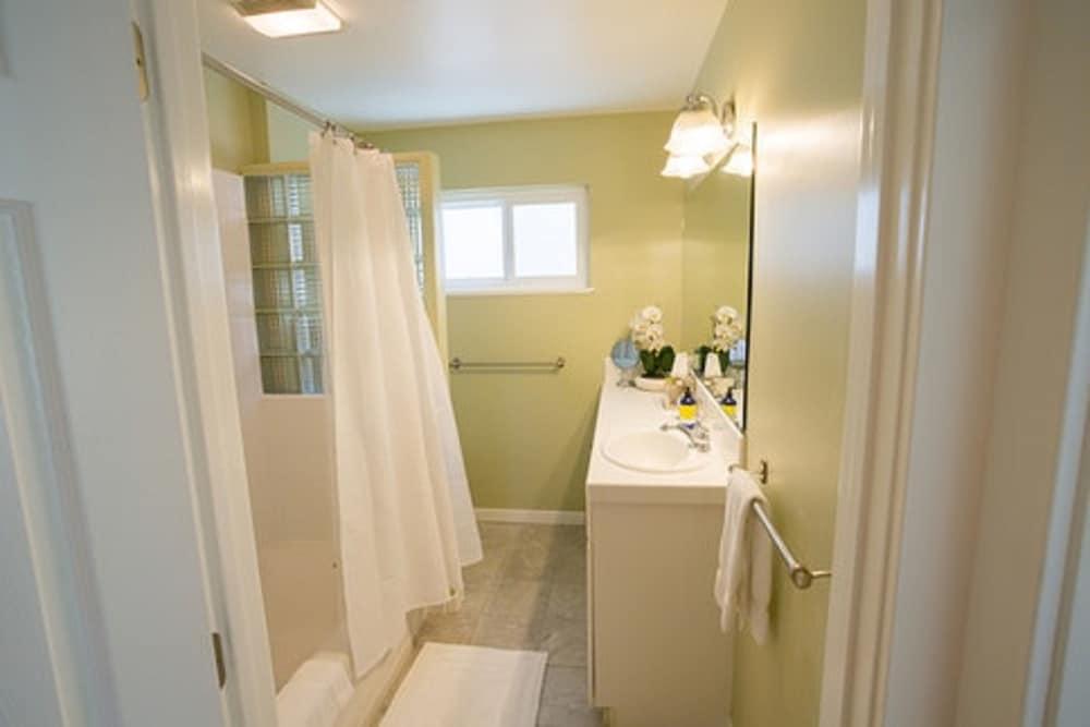 Aurora Park Cottages photo 42