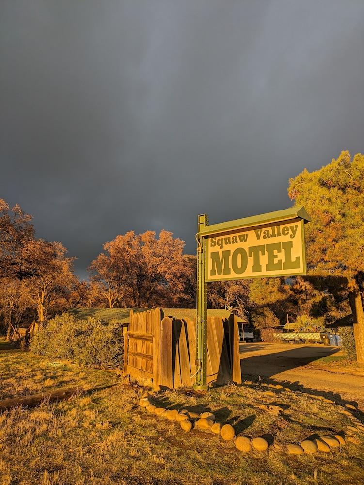 Squaw Valley Motel photo 1