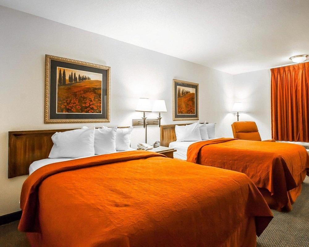 Quality Inn and Suites photo 5