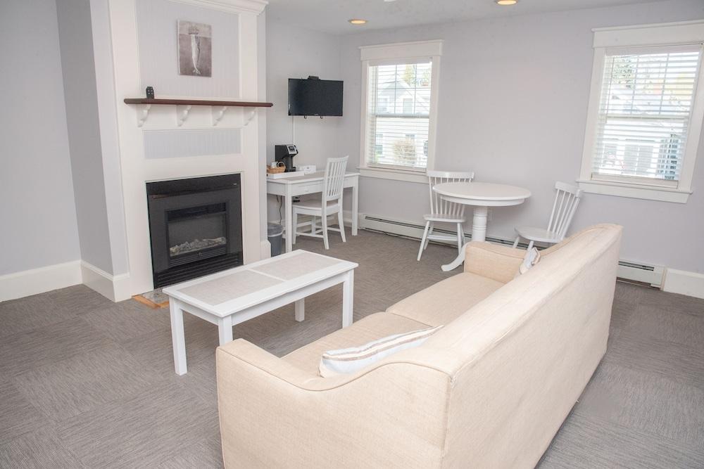 Inn On Peaks Island photo 37
