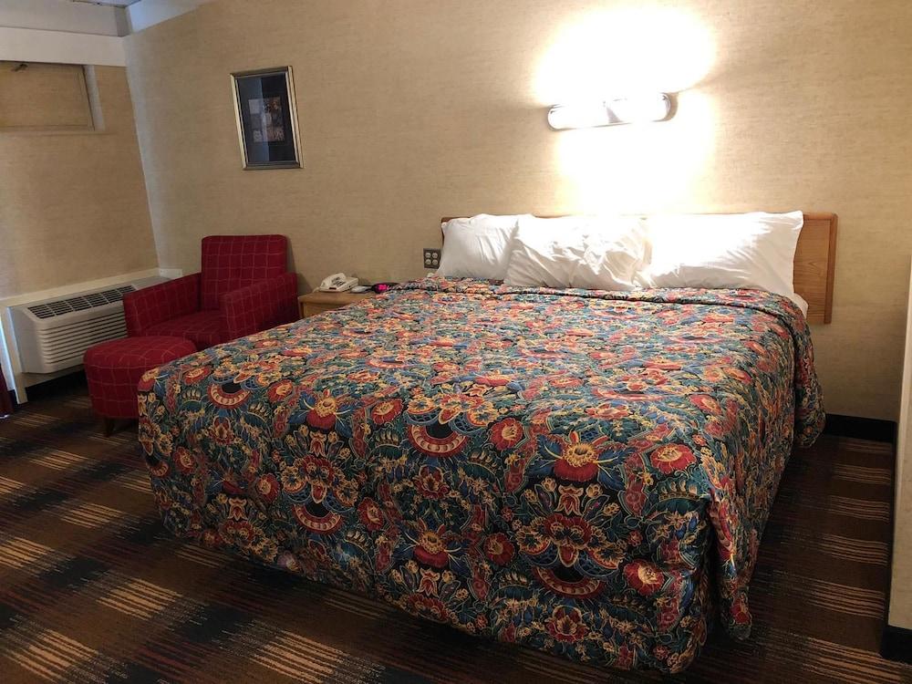 Red Carpet Inn North Syracuse photo 32