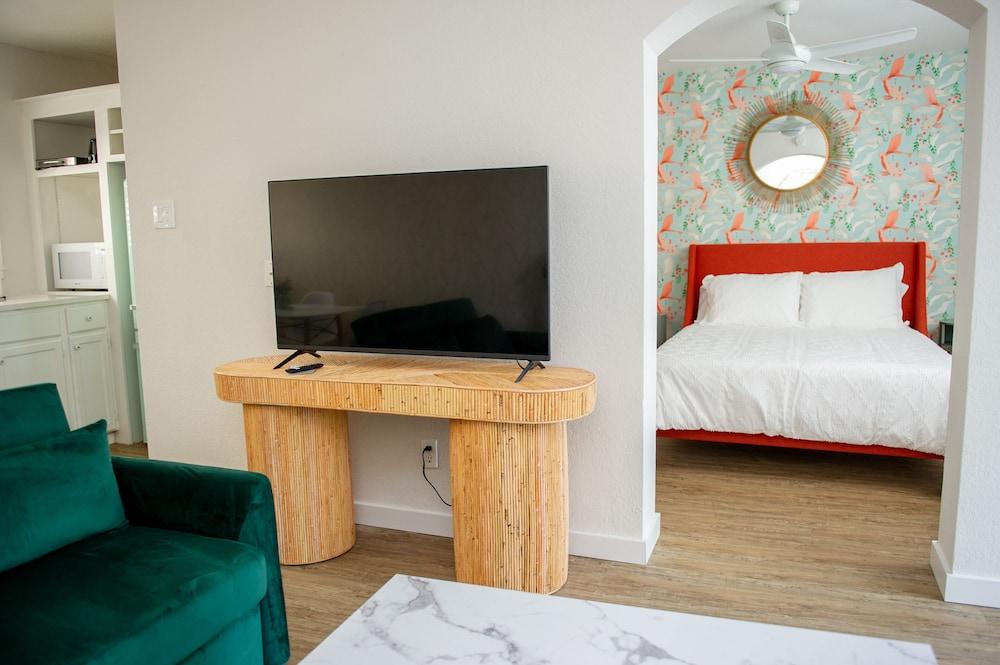 Sunburst Inn photo 83