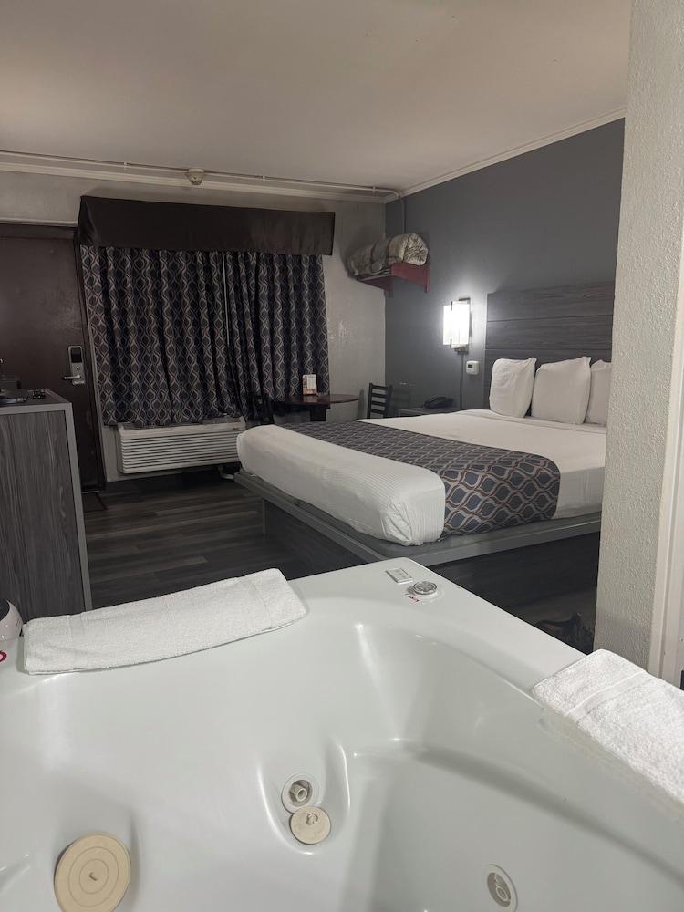 Bluestar Motel photo 12