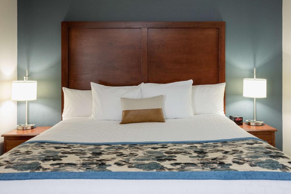 Grandstay Residential Suites Hotel - Sheboygan photo 6