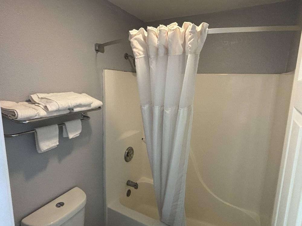 Clairmont Inn photo 21