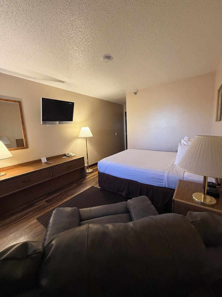 Americas Best Value Inn Torrington photo 10