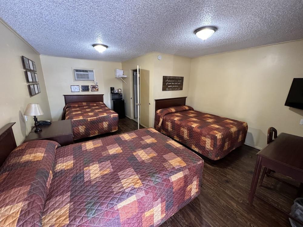 Yellow Diamond Inn photo 24