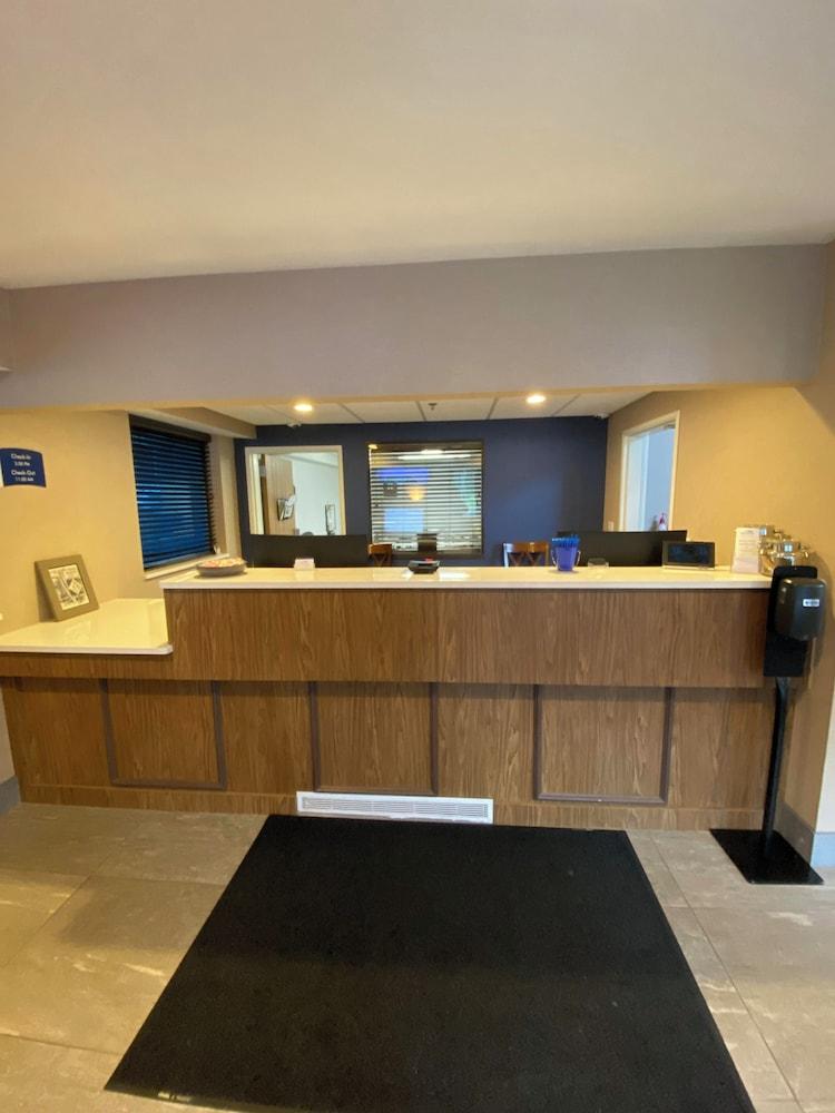 Beachfront Hotel photo 5