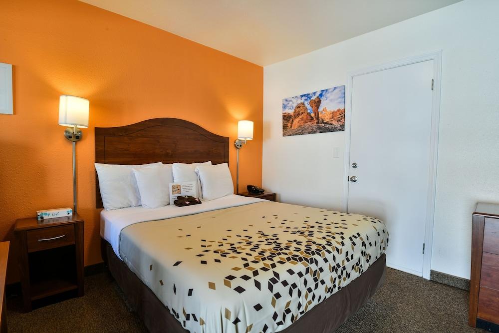 Adventure Inn & Motel photo 6
