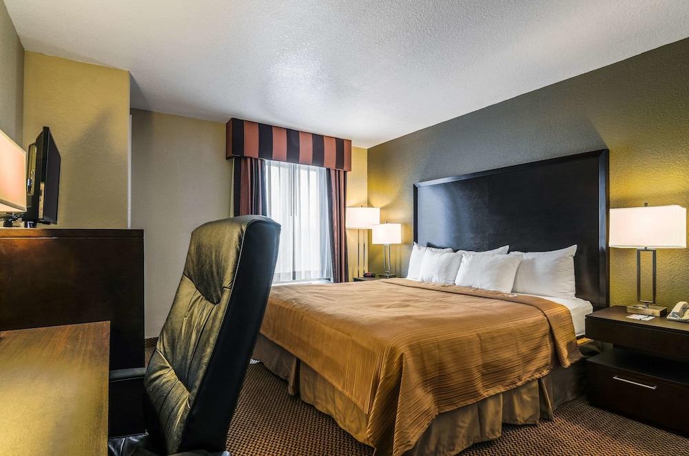 Quality Inn & Suites Winfield photo 21