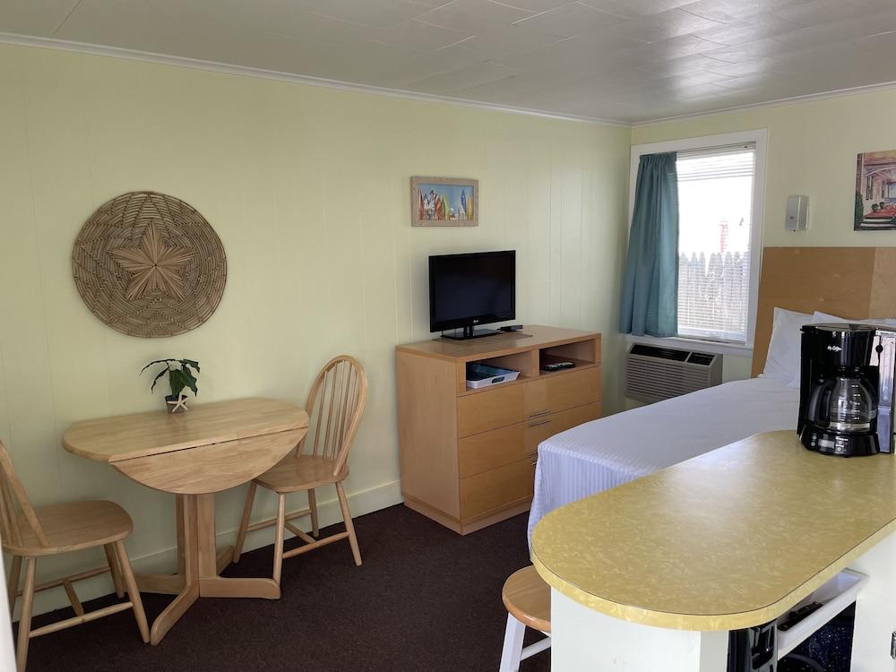 Moontide Motel Cabins & Apartments photo 11