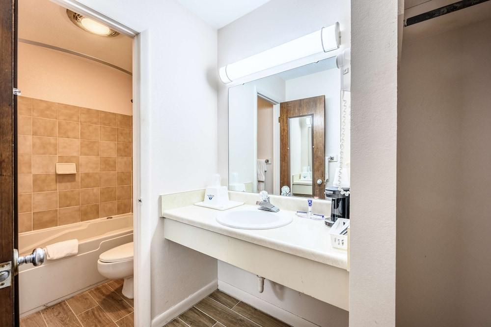 Americas Best Value Inn Heflin photo 26