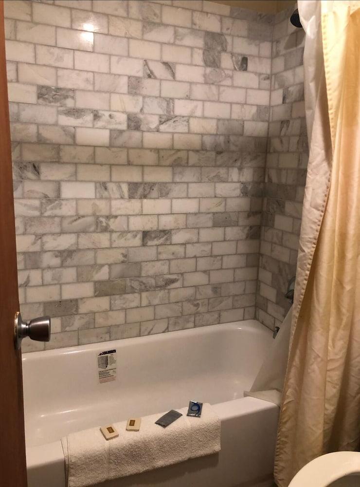 America's Best Inn photo 36