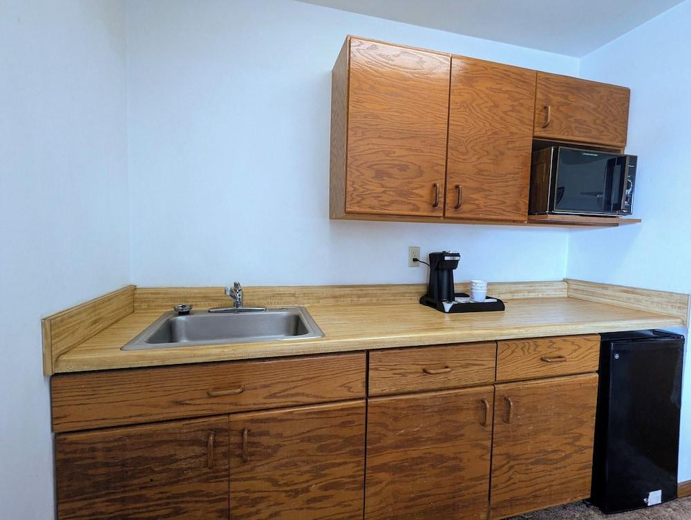 Cool City Motel photo 22
