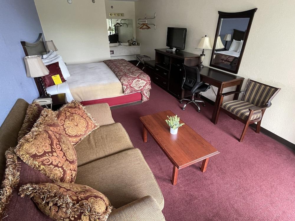 Ozark Valley Inn photo 16