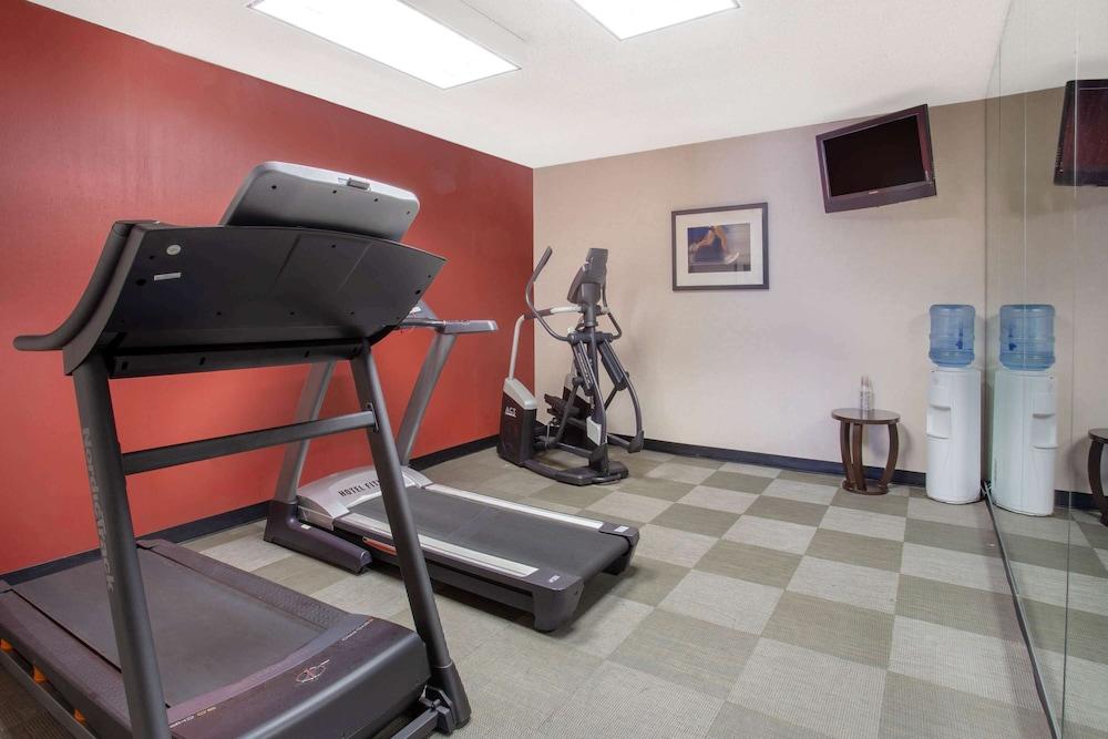Holiday Inn Express & Suites Phoenix Midtown by IHG photo 17