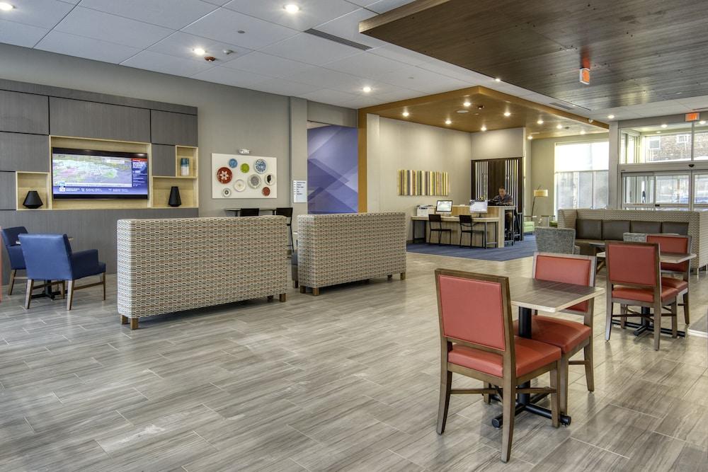 Holiday Inn Express & Suites Omaha Downtown - Old Market by IHG photo 20