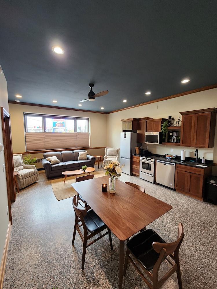 The Lodge Luxury Suites photo 14