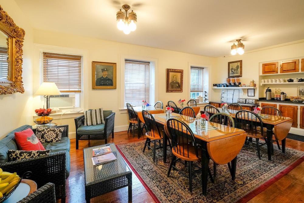 Jailhouse Inn photo 30