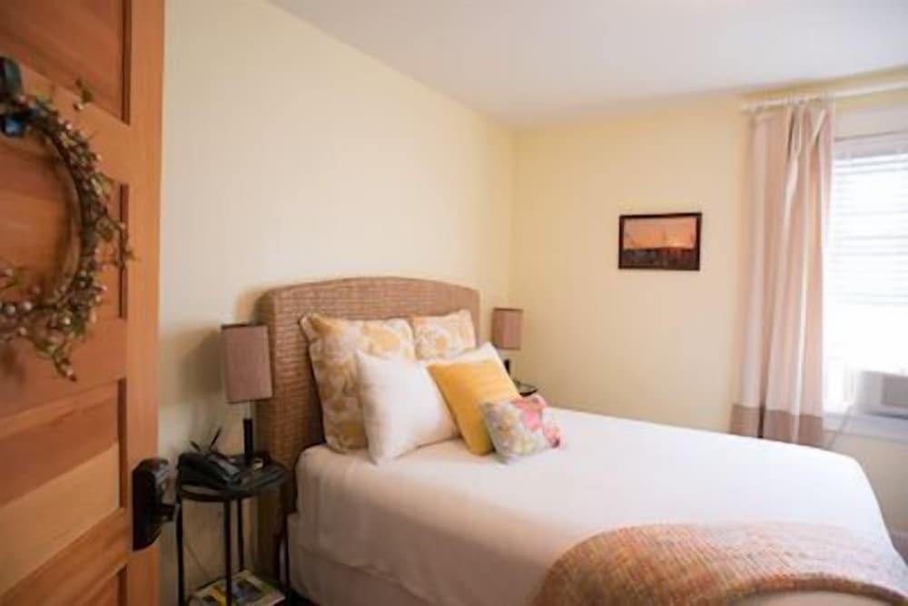 The Roadhouse Inn photo 6