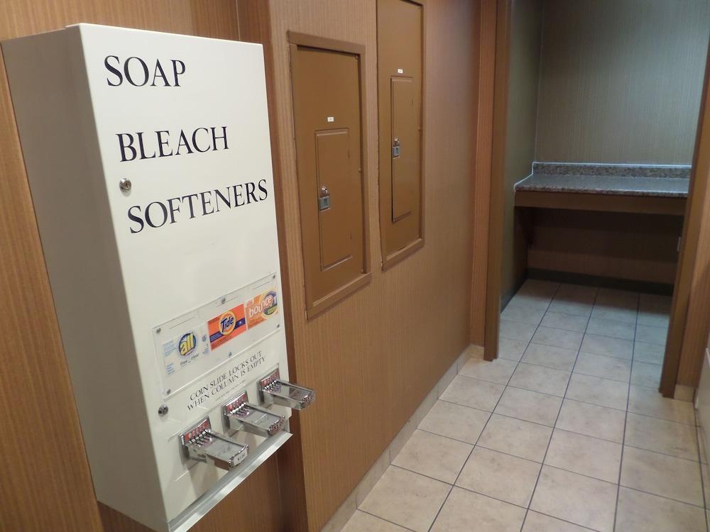 Hampton Inn & Suites Bakersfield/Hwy 58, CA photo 31