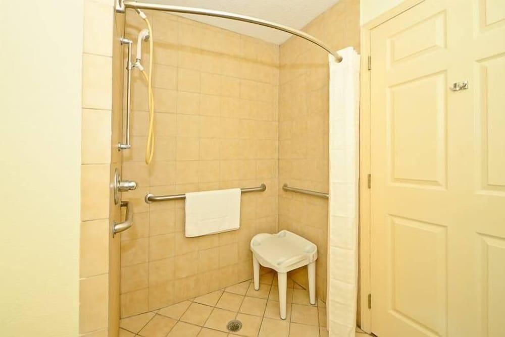 Manchester Heritage Inn And Suites photo 15