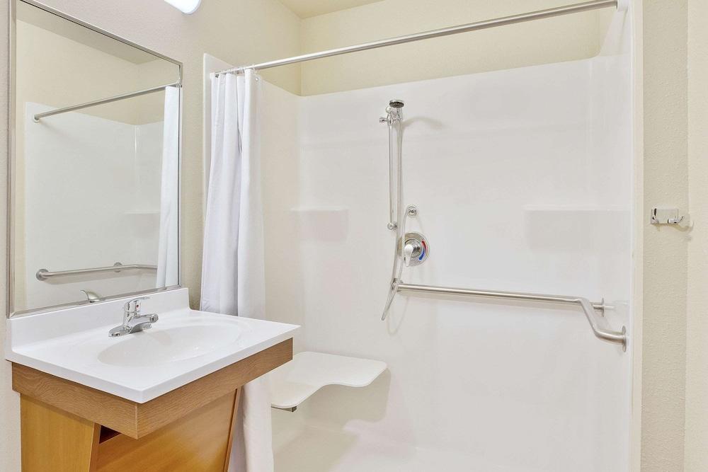 WoodSpring Suites Houston Westchase photo 17