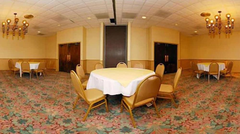 Quality Inn Somerset photo 39