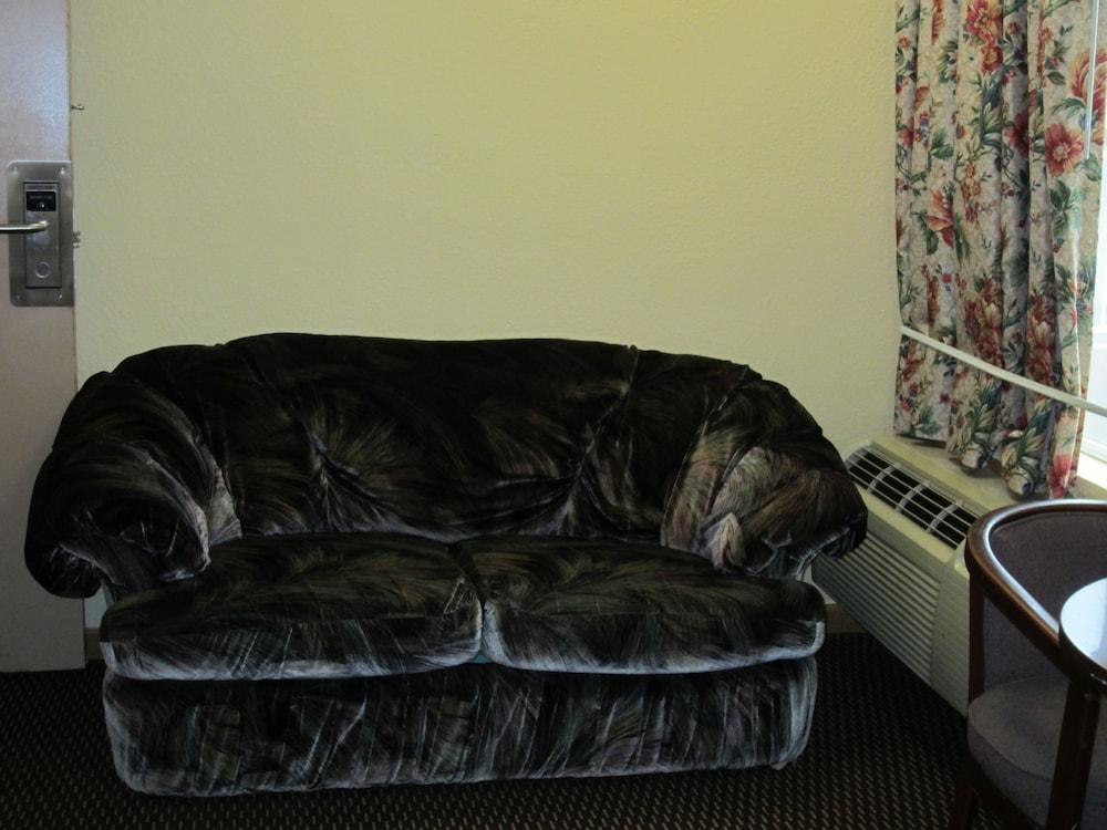 First Western Inn photo 22