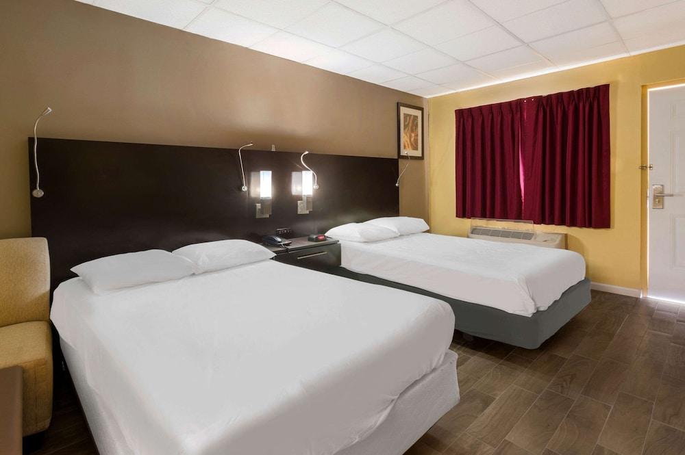 Econo Lodge Gretna - New Orleans photo 11
