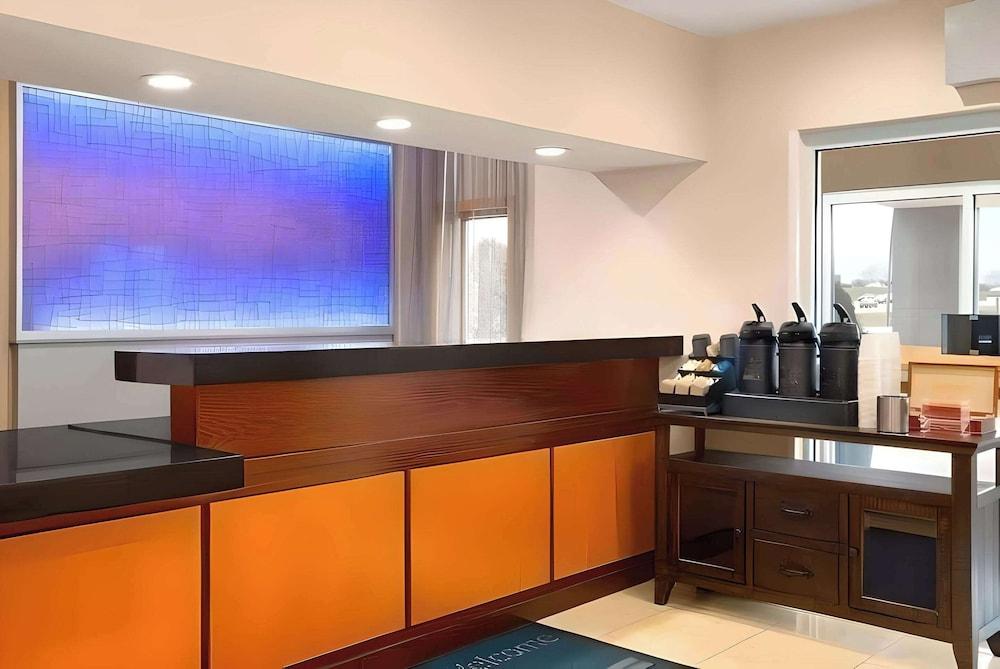 Dubuque Inn & Suites photo 2
