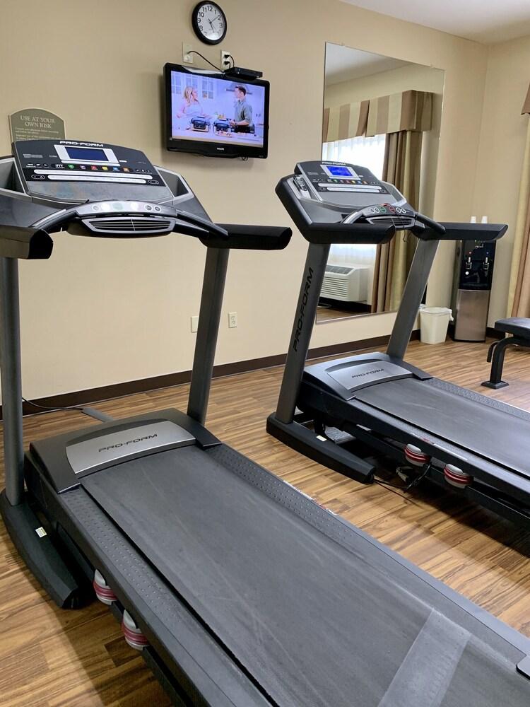 Quality Inn & Suites Hendersonville - Flat Rock photo 67