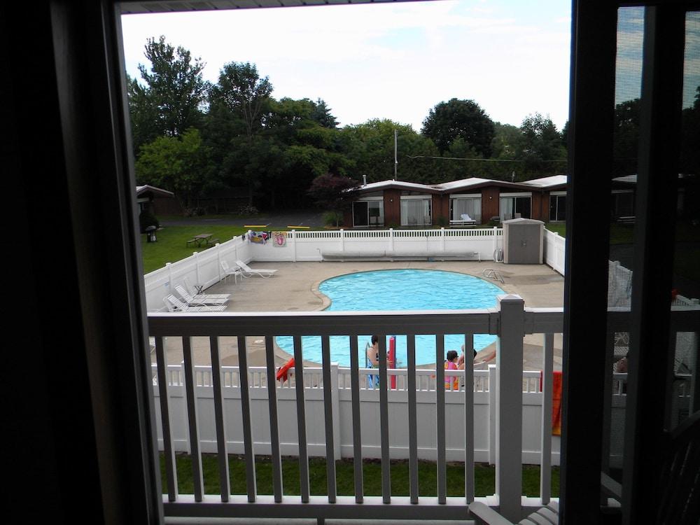Nader's Motel & Suites photo 2