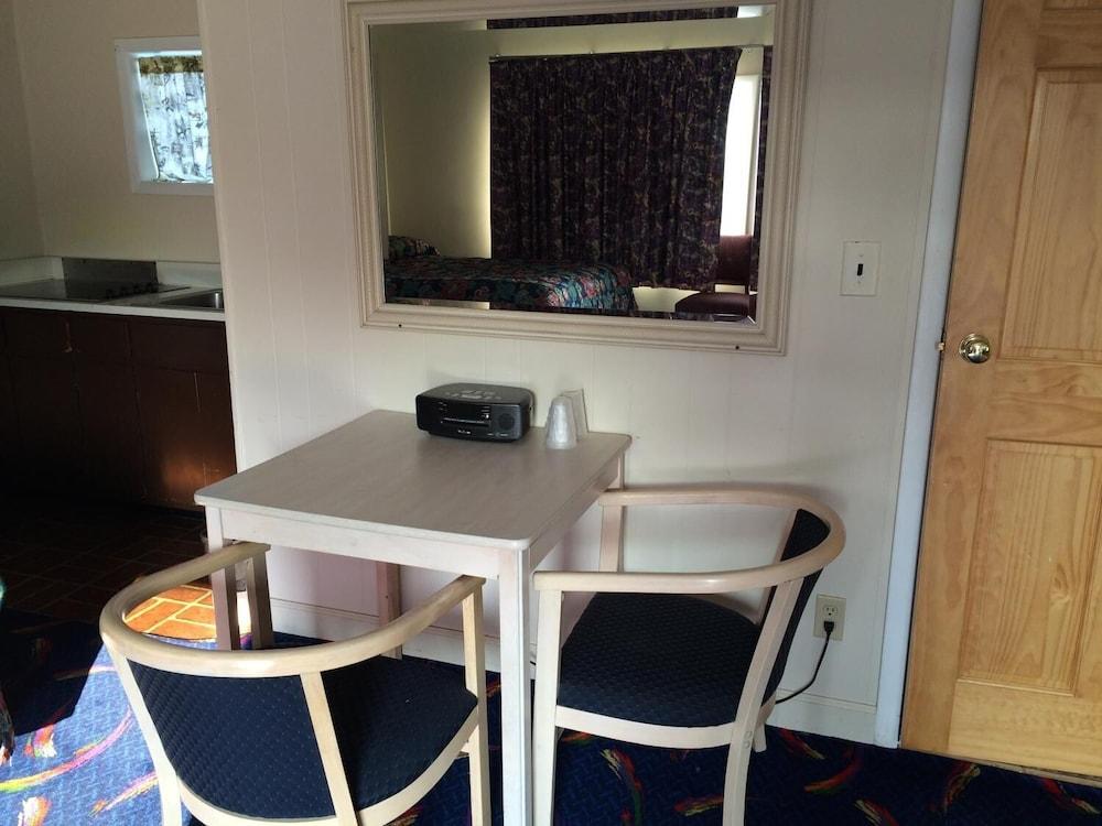 Simpson's Motel photo 4
