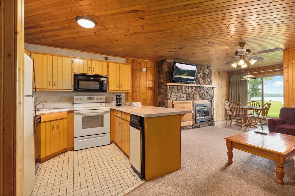 The Lodges at Breezy Point photo 82