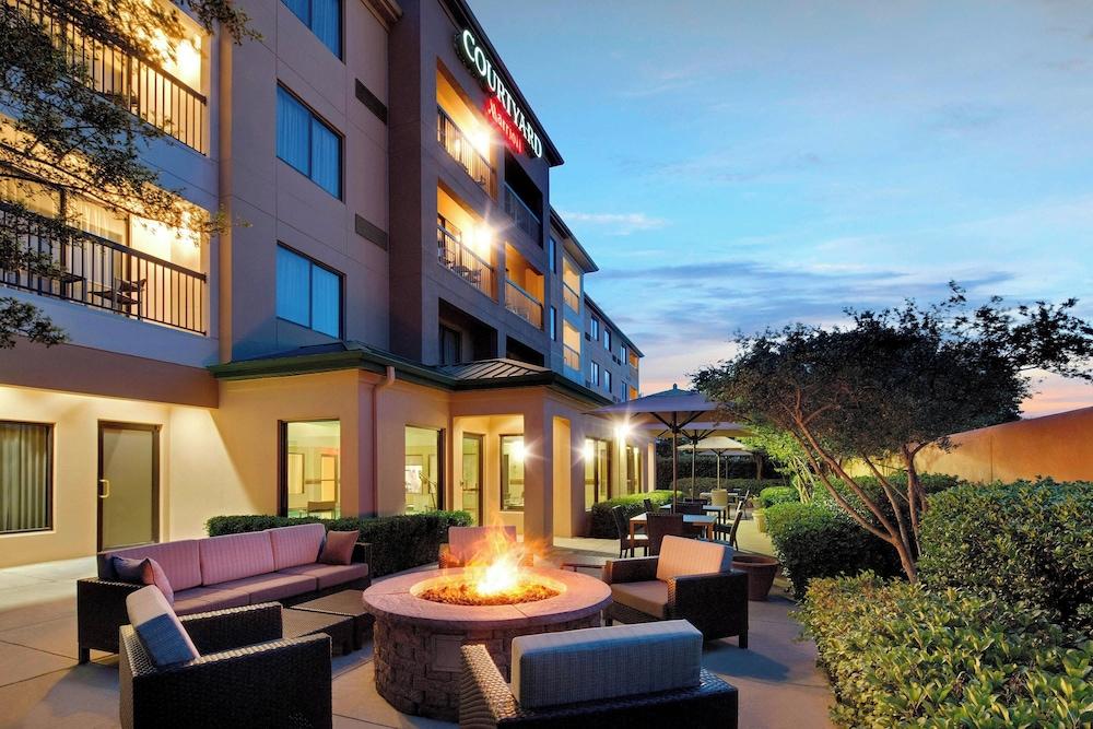 Courtyard by Marriott Dallas Mesquite photo 1