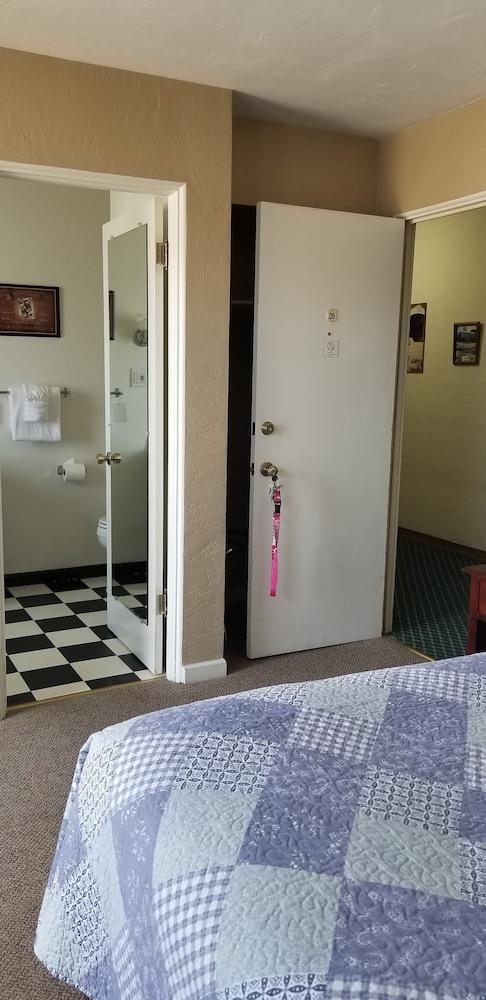 Florence Lighthouse Inn photo 17
