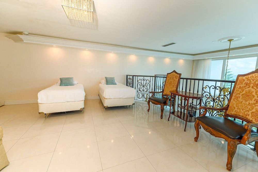 SeaStays Apartments photo 72