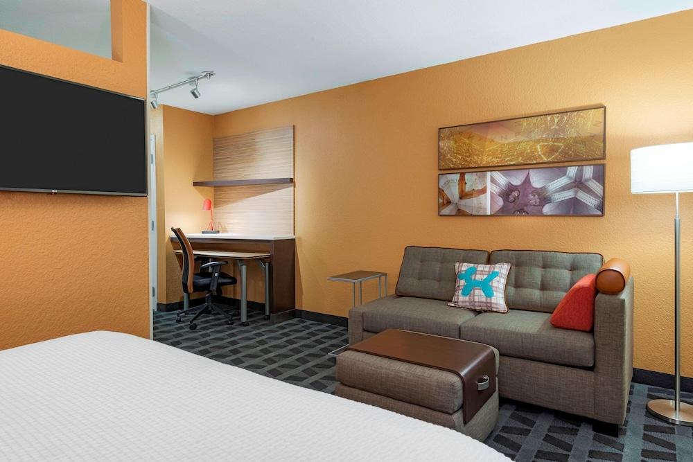 TownePlace Suites by Marriott Savannah Midtown photo 5