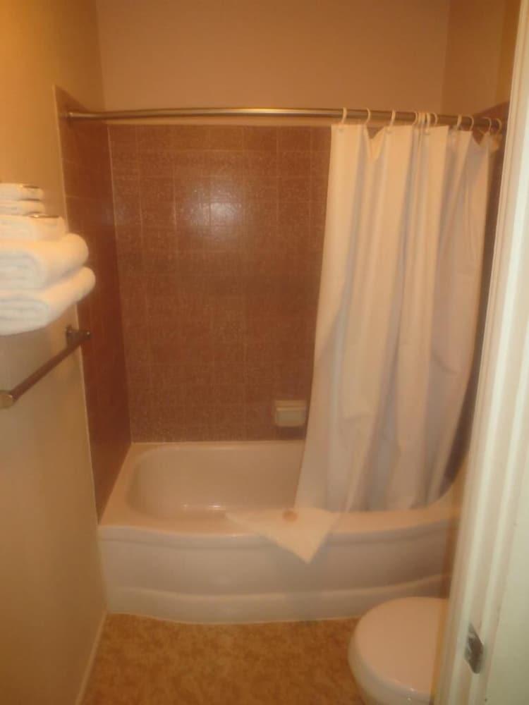Down Towner Inn photo 10
